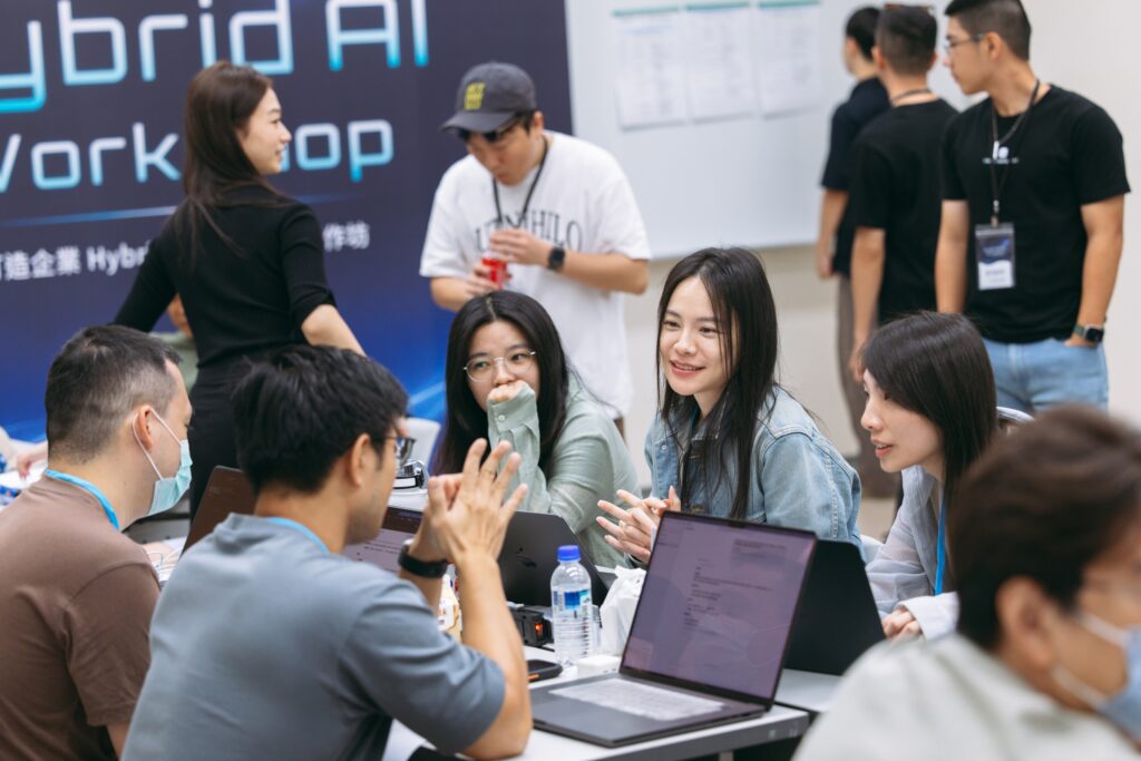 台北市電腦公會以Hybrid AI實作⼯作坊 攜⼿iOS開發者社群與Google Cloud助攻產業AI升級 47 %E5%AD%B8%E5%93%A1%E9%80%8F%E9%81%8E%E5%88%86%E7%B5%84%E5%AF%A6%E4%BD%9C%E8%88%87%E4%BA%A4%E6%B5%81%EF%BC%8C%E5%85%B1%E5%90%8C%E6%8E%A2%E7%B4%A2 Hybrid AI %E7%9A%84%E6%87%89%E7%94%A8%E5%8F%AF%E8%83%BD%E3%80%82