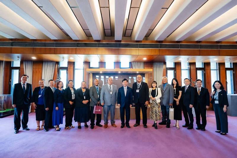 吐瓦魯國外交、勞工及貿易部長帕納巴率團訪台，深化台吐友好合作及氣候韌性夥伴關係