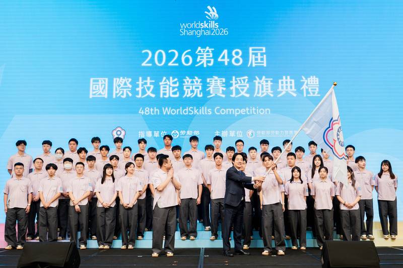 賴清德總統授旗勉勵53名國手 蓄勢迎戰第48屆國際技能競賽