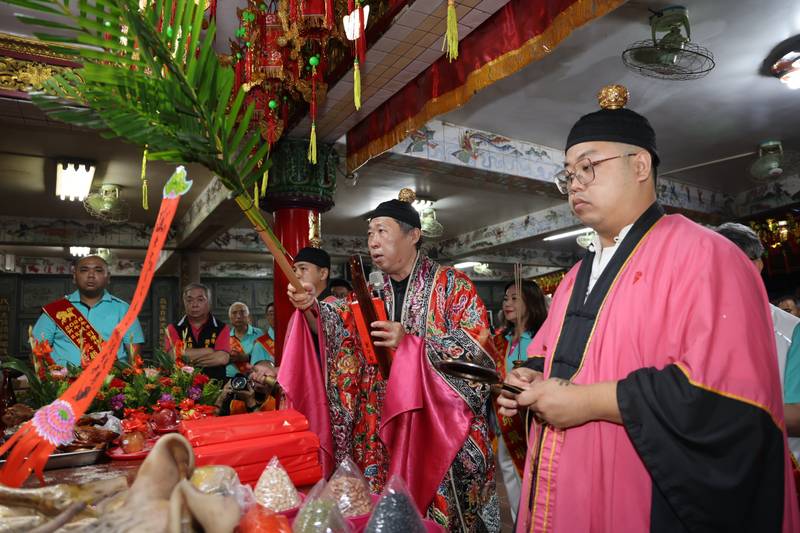 邱佩琳出席關龕門與手爐交接 感謝宗親會攜手傳承在地民俗傳統