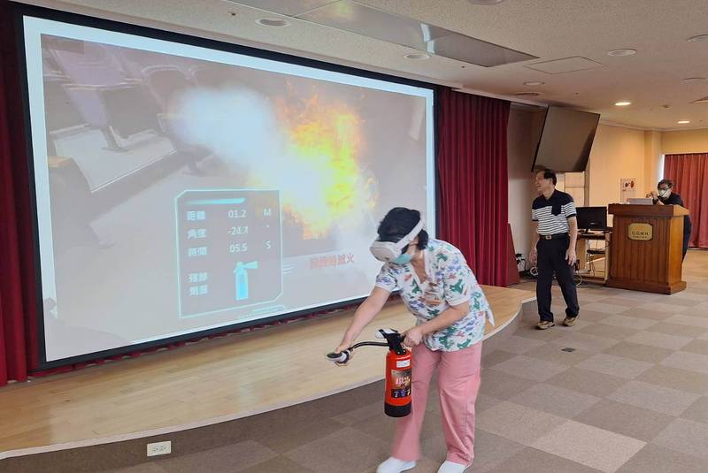 不用真火也能練滅火！基隆消防局導入VR　提升醫院防火應變力