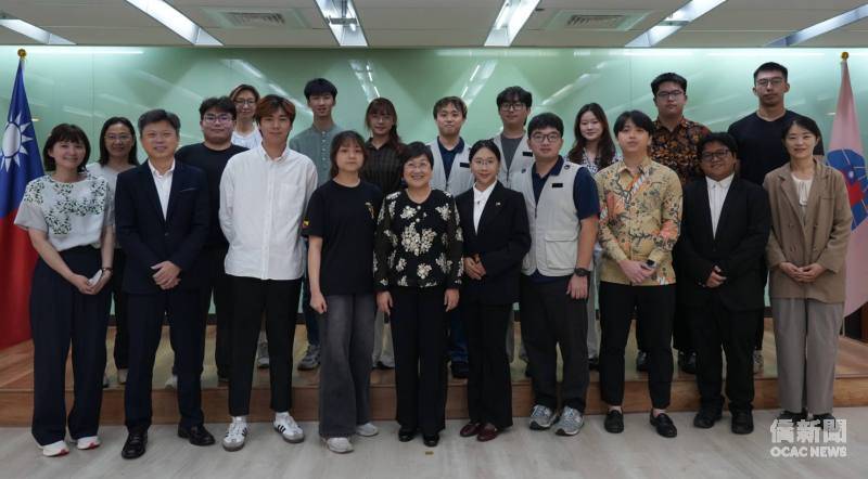 徐佳青與全國性僑生社團座談　盼僑生善用僑委會資源持續合作