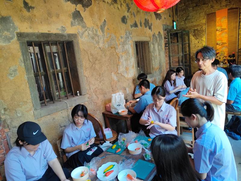 走出課本,閱讀地方 竹美館攜手桃園高中展開信天翁展翼