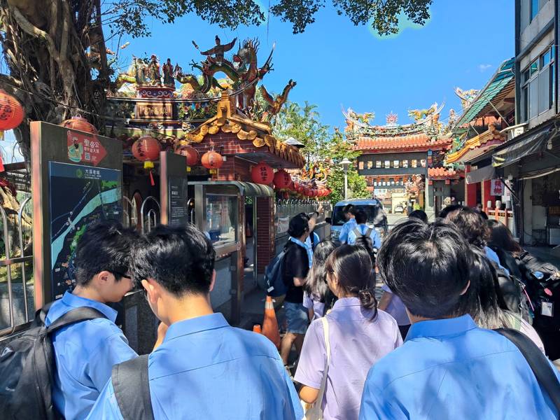 走出課本,閱讀地方 竹美館攜手桃園高中展開信天翁展翼