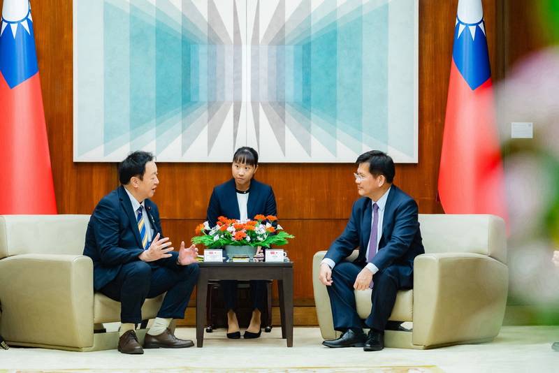 外交部長林佳龍接見日本國民民主黨選舉對策委員長村岡敏英眾議員一行