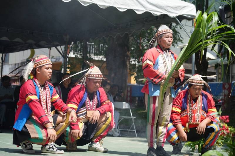 原住民族委員會曾智勇Ljaucu·Zingrur主委出席全國首所原住民族小學揭牌儀式暨新生入學