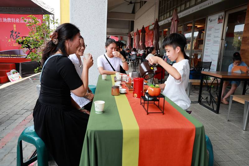 全國小葉紅茶、紅龍果評鑑揭曉 名間農會展現在地農產創新行銷力