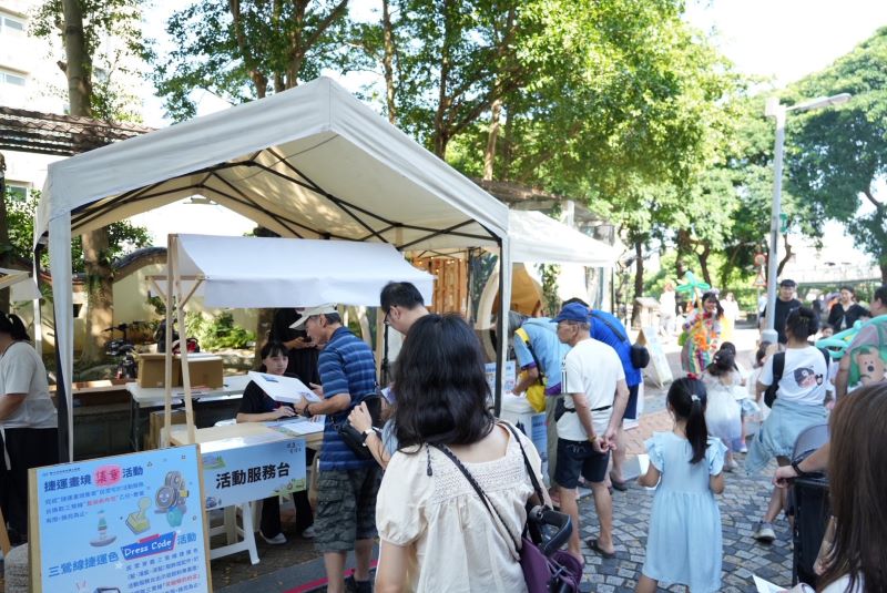 漫步陶瓷老街集章 三鶯線「捷運生活日」首站鶯歌登場 18 《圖說》三鶯線捷運生活日首站走進鶯歌。〈捷運局提供〉
