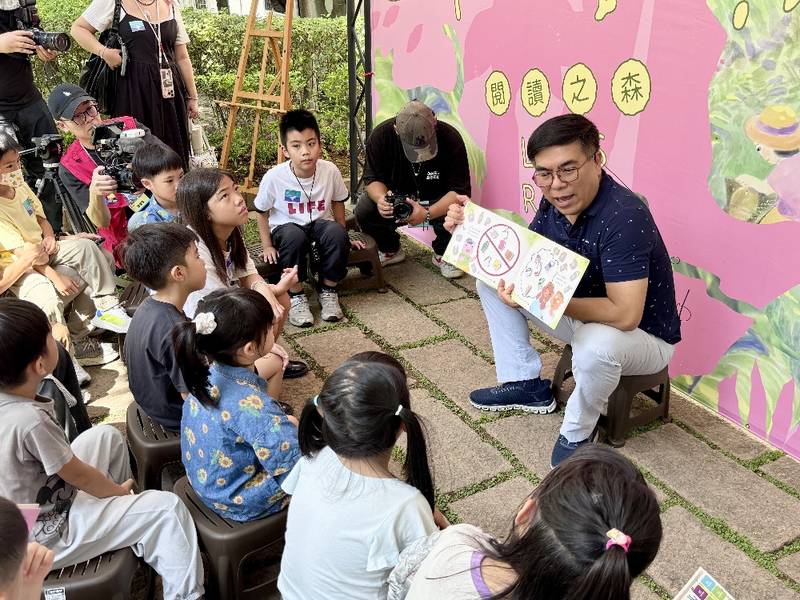 環境部「部長阿伯」彭啓明對話小小氣候委員 與兒童共寫氣候未來!