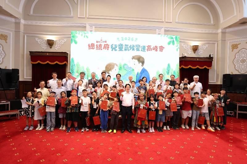 環境部「部長阿伯」彭啓明對話小小氣候委員 與兒童共寫氣候未來!