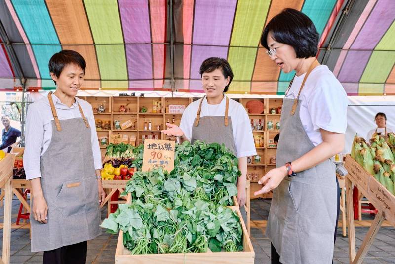「客庄市場好好玩」首次登凱道 細人仔用客語買菜玩出客家味