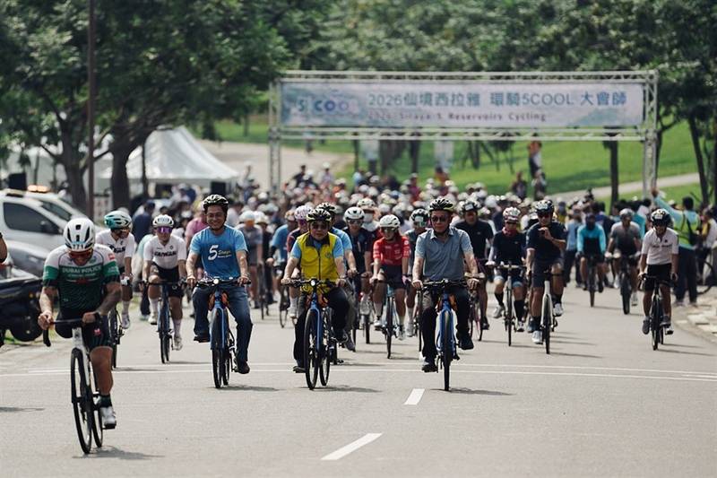 環騎5COOL大會師熱力全開! 400位騎5庫享5雞 明日波力見面會 滑步車賽趣登場