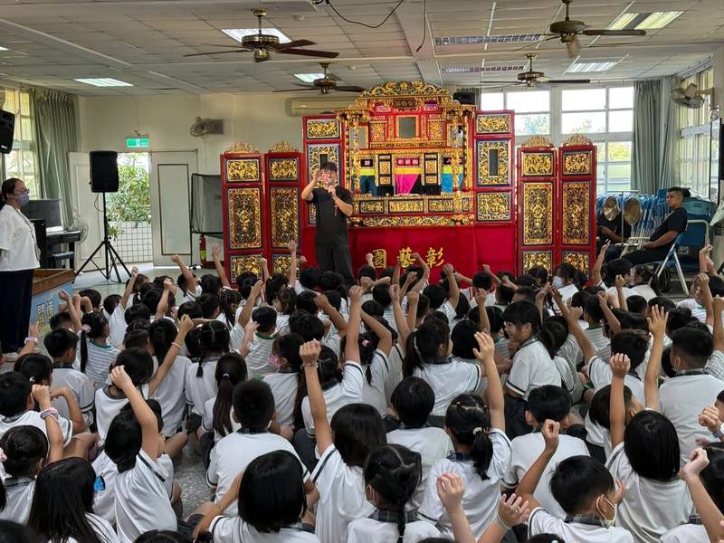 116年度傳藝Go Young校園巡演計畫即日起徵件 歡迎傳統演藝團隊踴躍投件，作伙走入校園