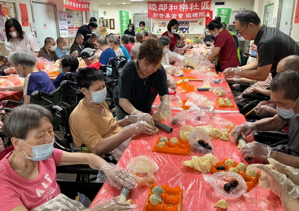 創世睦鄰同樂 與社區長者親子手做月餅迎中秋 34 0921002 1