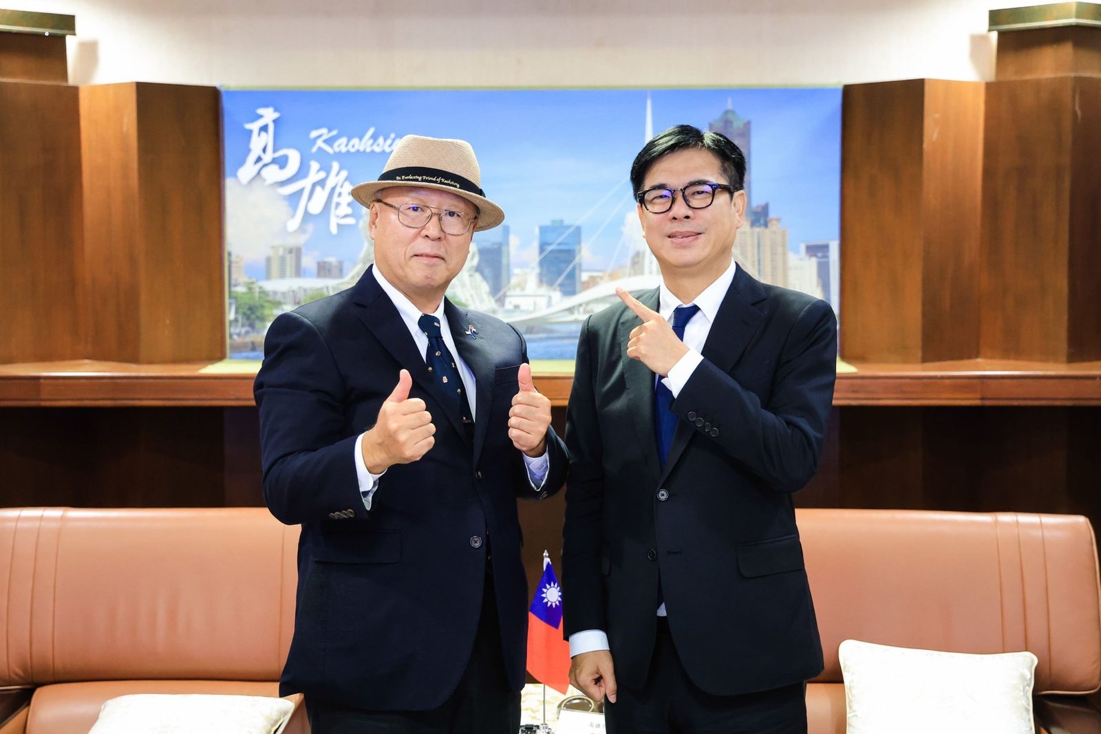 頒榮譽市民歡送奧正史！陳其邁感謝三年深耕台日交流