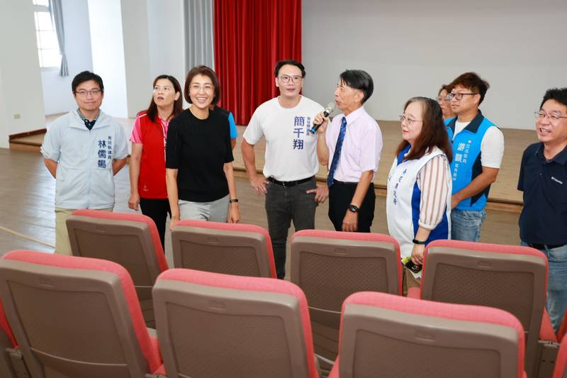 許縣長會勘南投市5校校園設施改善需求 提升學習與運動環境