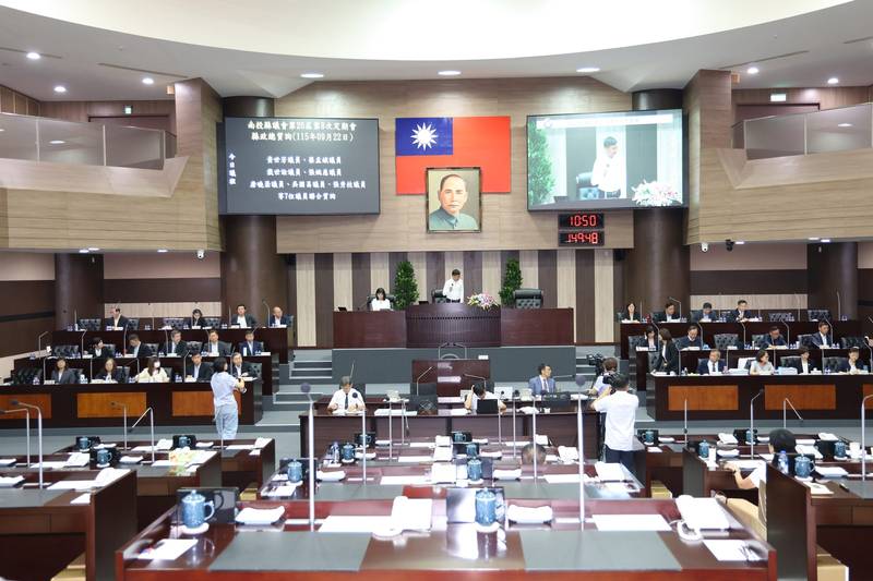 慰勞清潔隊員辛苦 許縣長:明年起加發實質獎勵金
