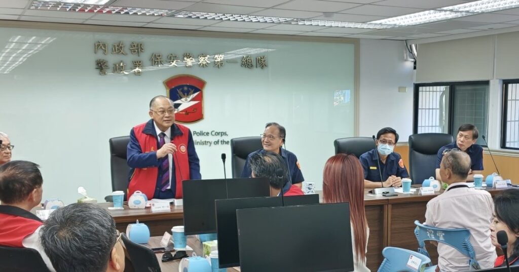 中秋團圓時員警仍堅守第一線崗位! 何一滔率保一總隊警友會幹部慰勉致謝 25 S 53616900 0