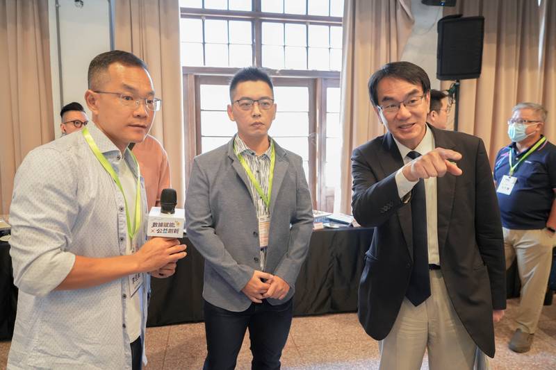 數發部發布《NGO/NPO數據轉型手冊》 攜手產官民打造AI驅動公共服務