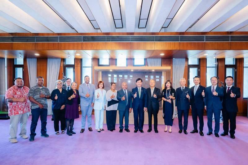 外交部長林佳龍午宴帛琉共和國副總統歐宜樓,深化台帛合作及氣候韌性夥伴關係