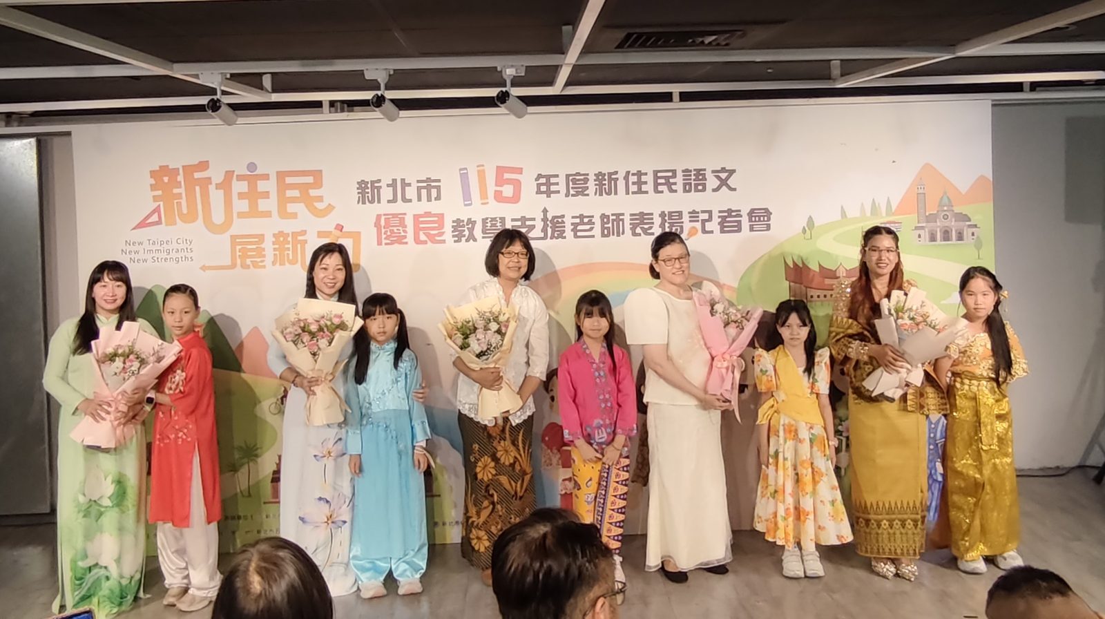 跨越國界深耕校園 新北表揚5位新住民語文優良教學支援老師