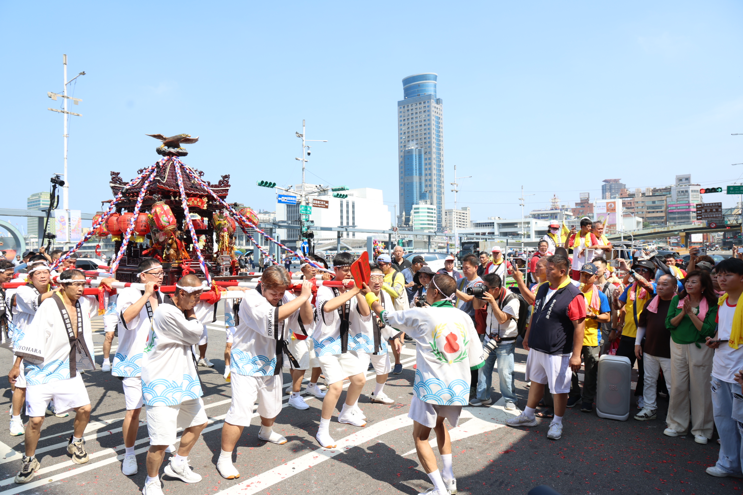 豐原城隍爺廟帶來全臺唯一日式神轎
