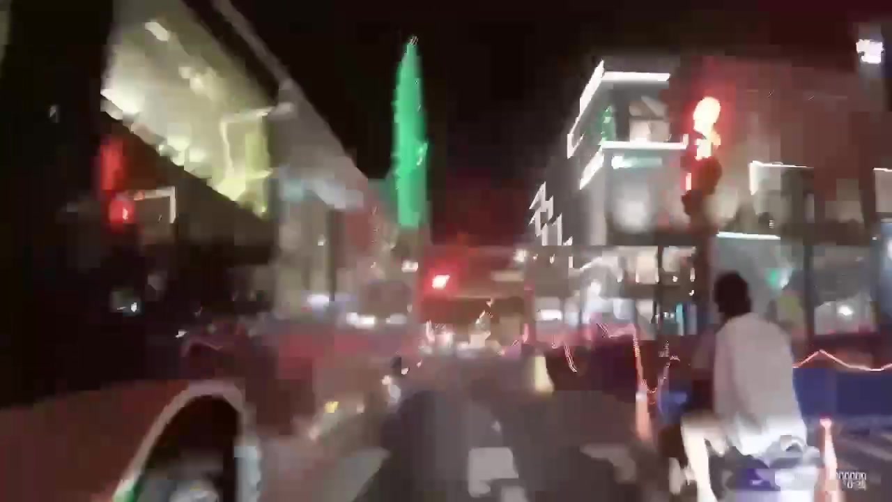 員警夜間巡邏發現機車違規