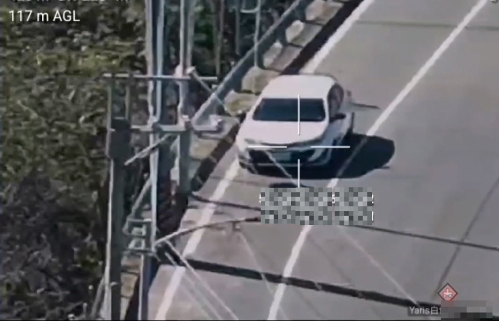 無人機空拍即時追蹤嫌犯逃逸車輛
