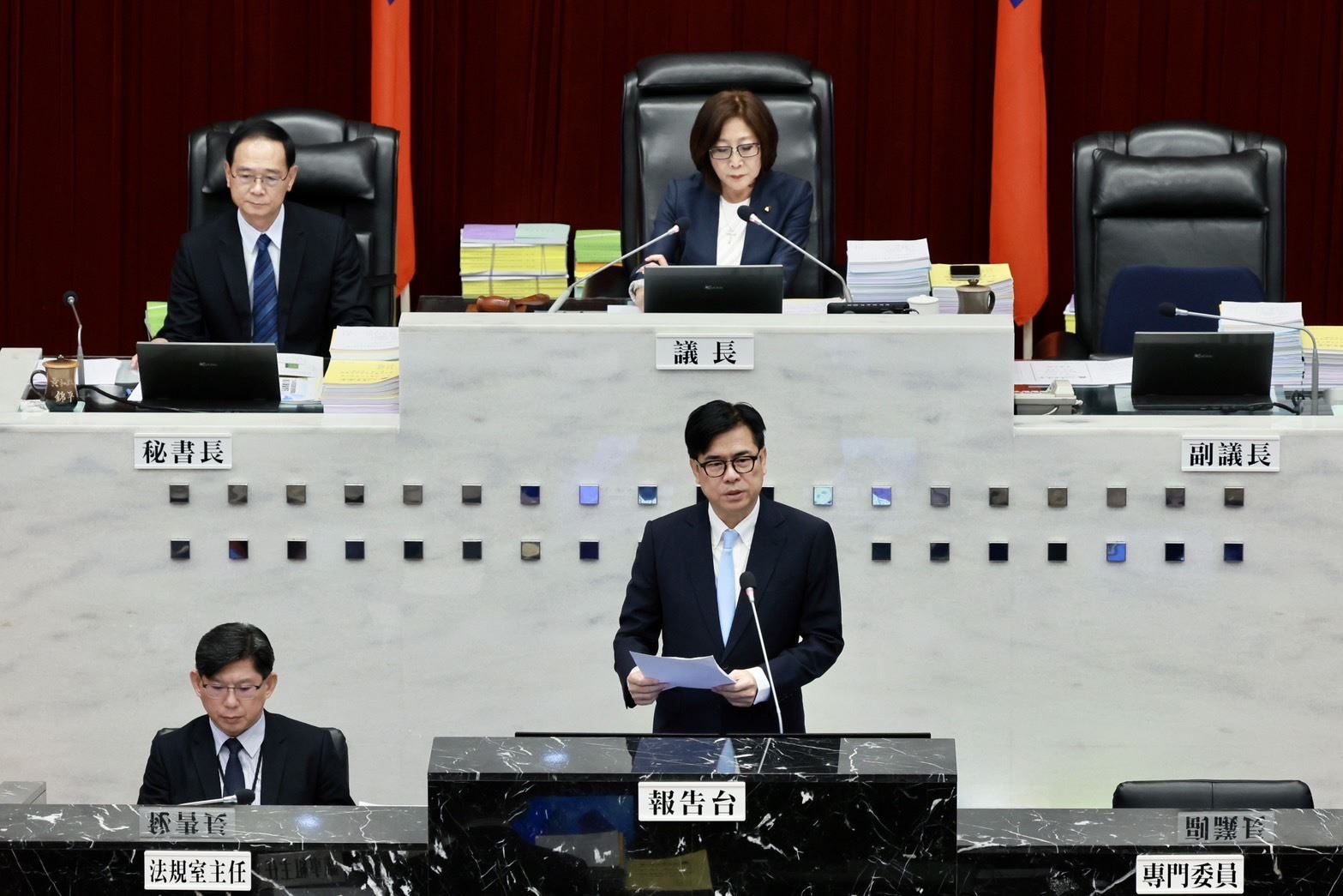 高雄市116年度總預算歲出1,929億元 陳其邁:落實財政永續 持續推動城市轉型與重大建設