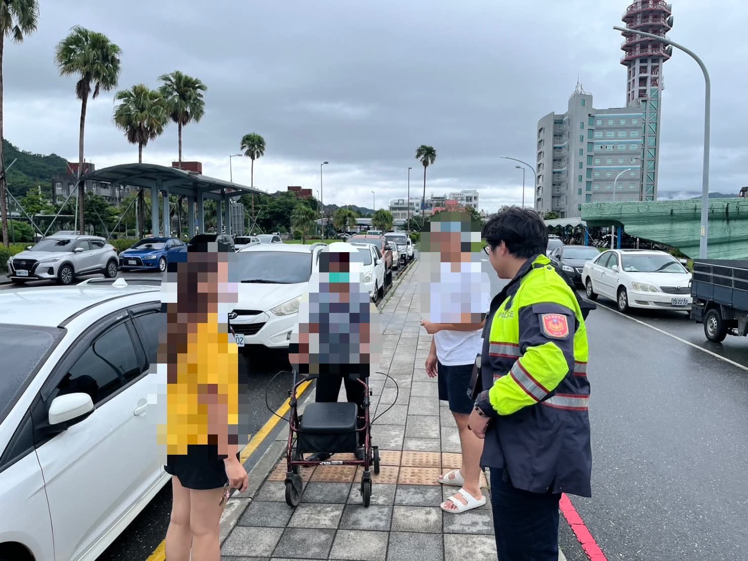 員警確認長者平安後通知家屬接回