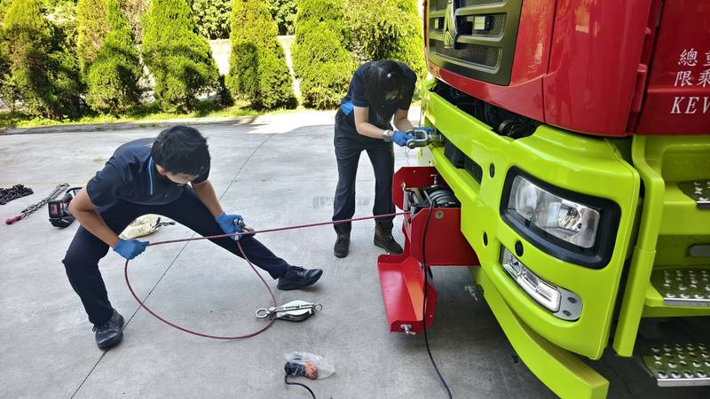 三義分隊辦理車體拖拉救援訓練