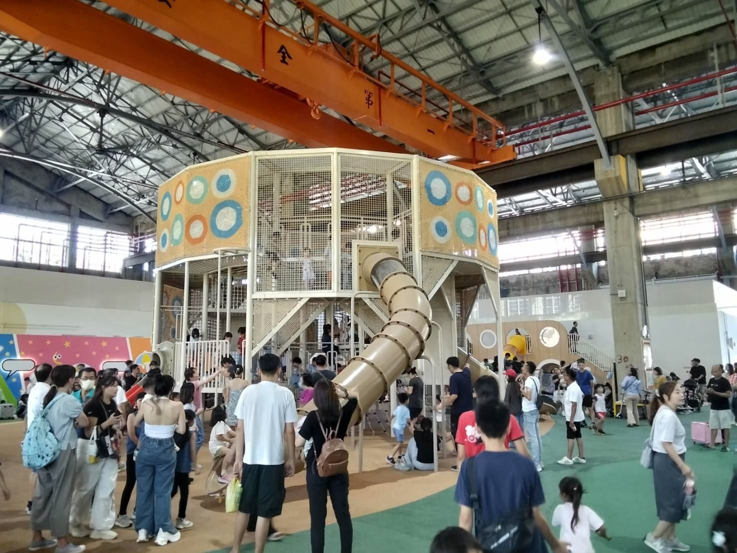 中秋連假4天湧入8萬人次 高雄親子遊樂園區人氣持續升溫