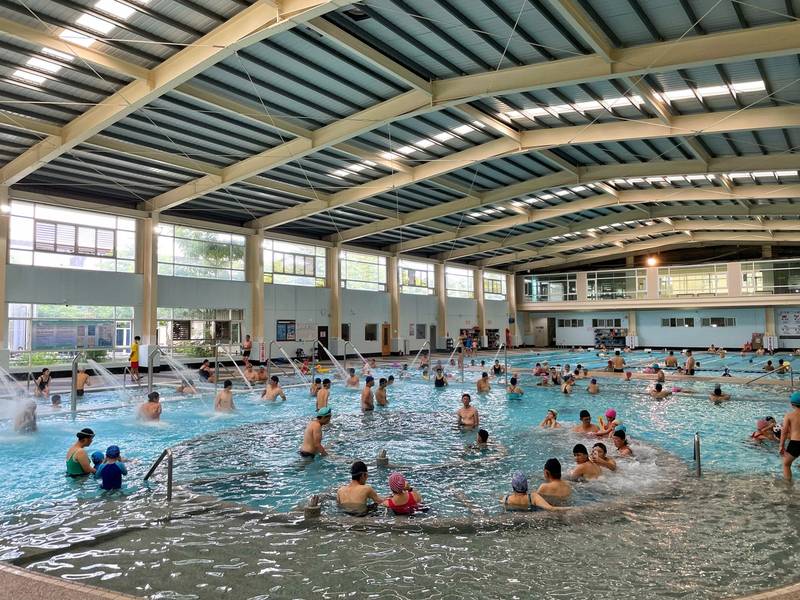 市立游泳池10月年終慶優惠開跑　邀市民規律運動
