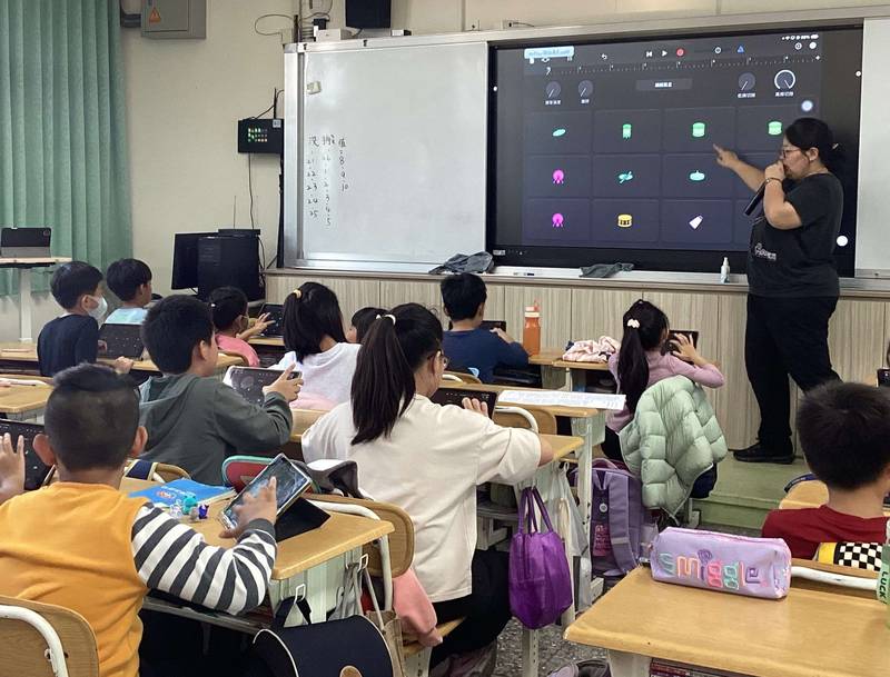 雲林數位教育再獲國際肯定 鎮東國小榮獲「Apple 傑出學校」認證