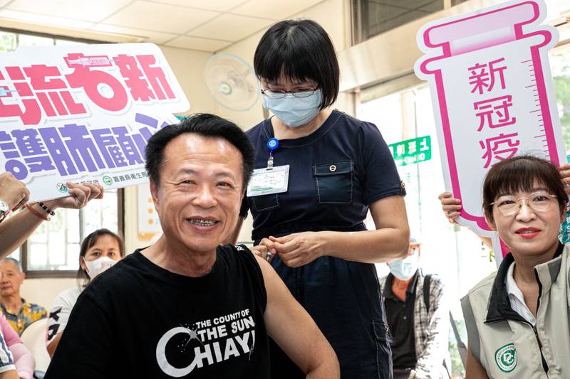 嘉義縣流感、新冠疫苗10月1日同步開打,全縣設406處社區接種站