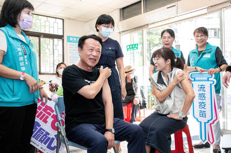 嘉義縣流感、新冠疫苗10月1日同步開打,全縣設406處社區接種站