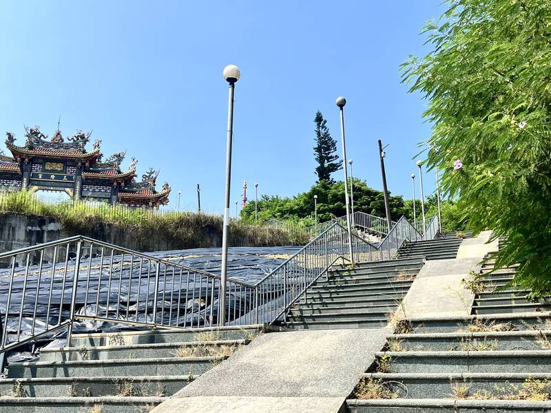 屏東縣琉球醫療升級成果發表會 三隆宮斜坡步道動土 迎接明年迎王祭典