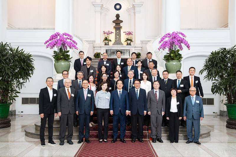 總統肯定「傑出生技產業獎」獲獎單位 盼持續帶給國人健康生活 在全球生醫產業走得更穩更遠