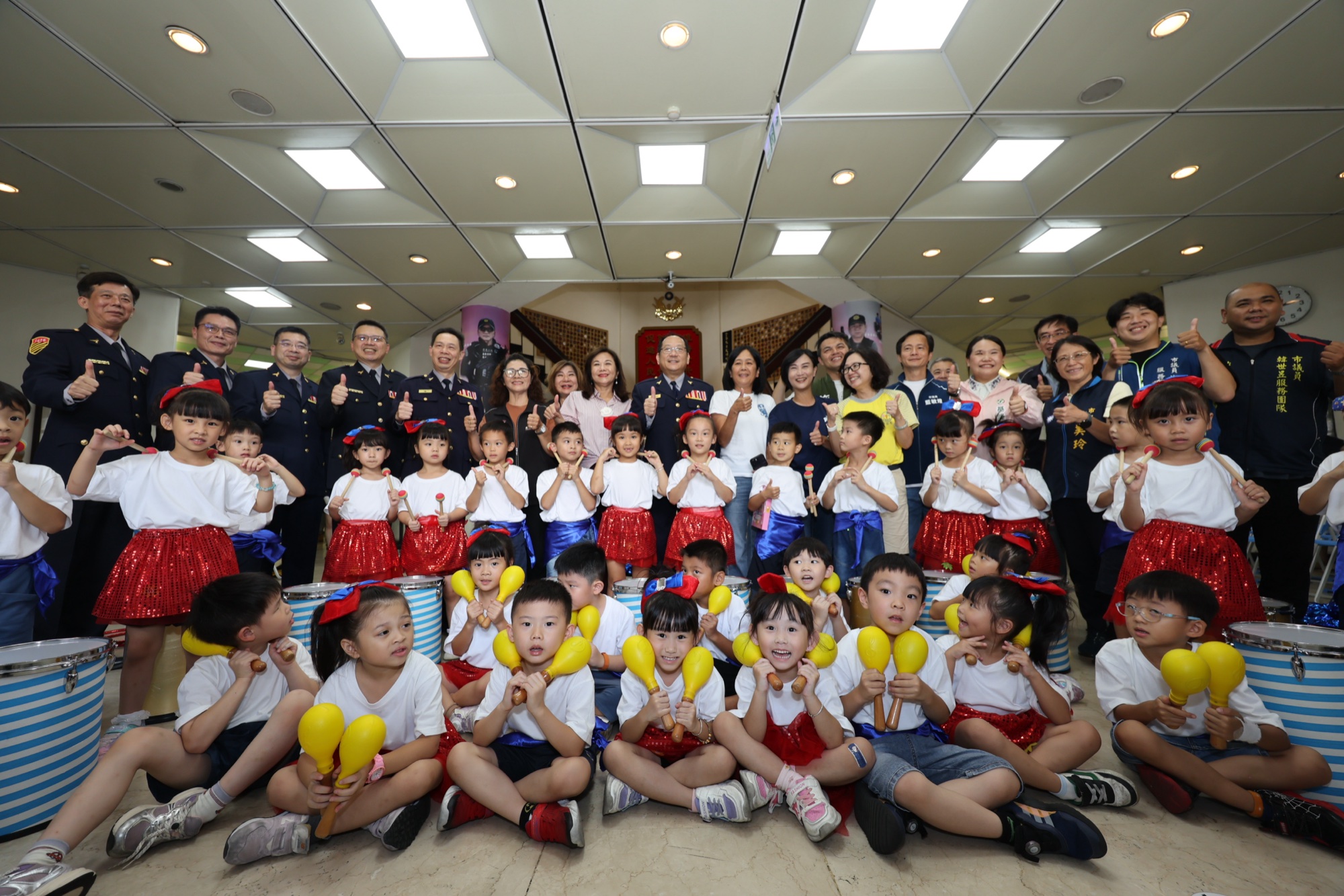 幼兒園小朋友到場表演同歡