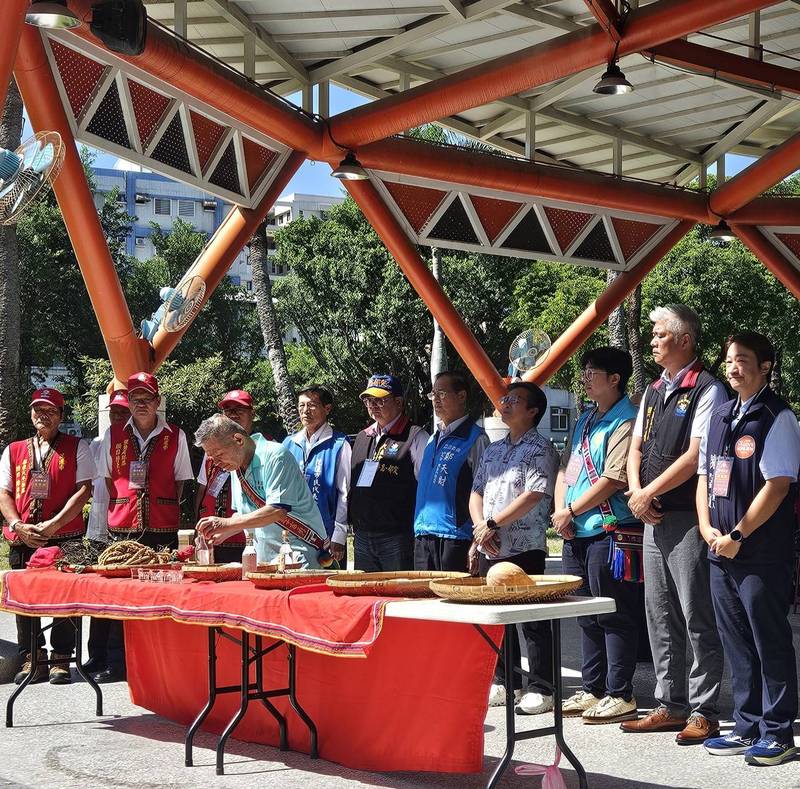 原民會谷縱‧喀勒芳安Qucung Qalavangan副主委出席花蓮縣花蓮市拉署旦Lasutan文化健康站揭牌活動