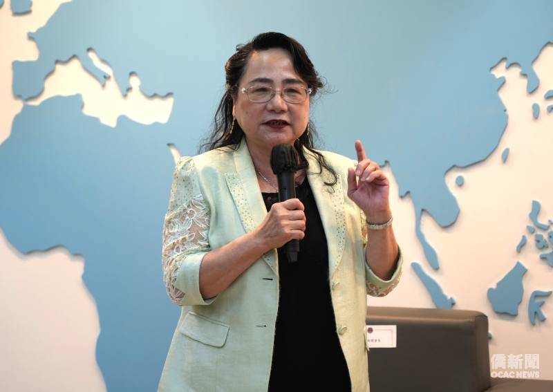 徐佳青會面世總第33屆團隊 期勉僑商共同克服亂流困局
