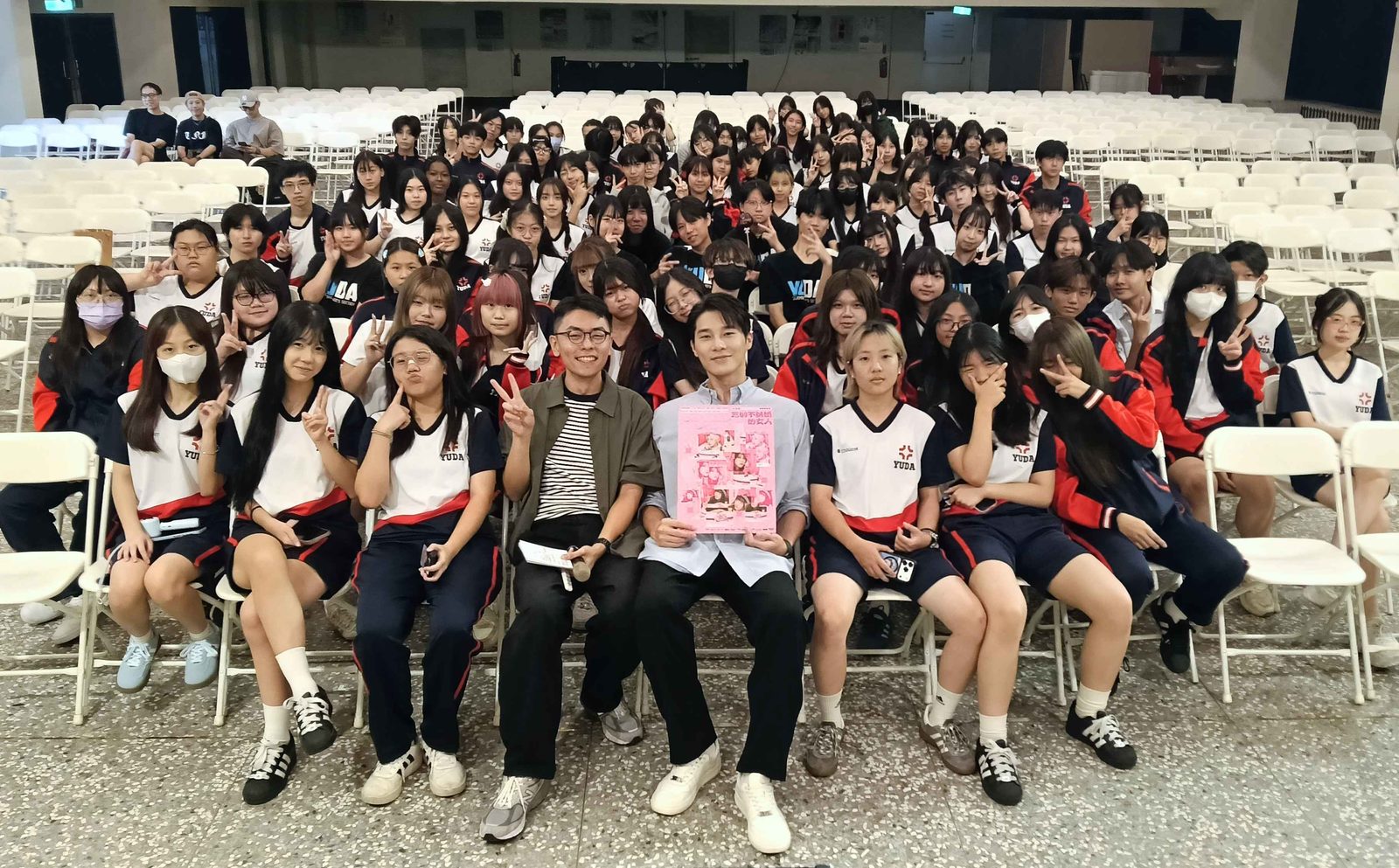 私立育達高中-金鐘演員宋偉恩現身臺北育達高中!到校演講勉勵表藝學子勇敢逐夢