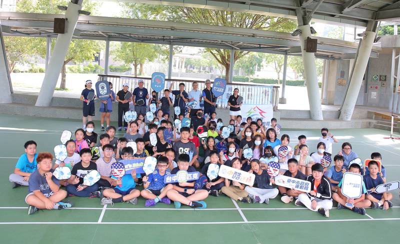 匹克球熱潮走進校園! 台中3場體驗活動吸引300人次參與
