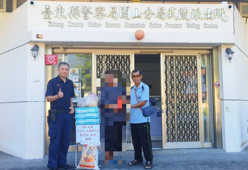 「布農族溫警」退休不忘鄉親 胡傳明爭取愛心物資送暖武陵村
