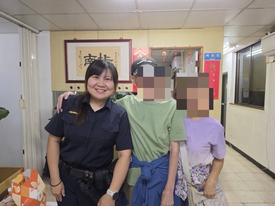 動物園售票處徘徊　文一警主動關懷助迷途長者平安返家