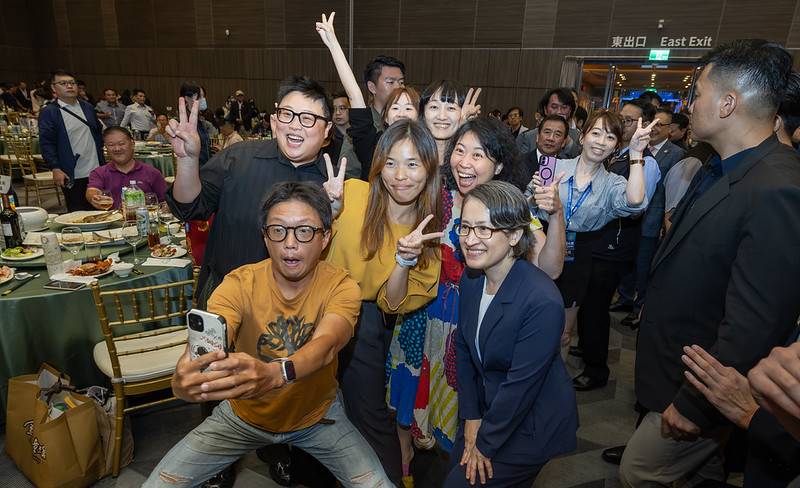 出席臺灣連鎖加盟促進協會30週年晚宴 副總統盼臺灣品牌持續在國際舞台發光發熱