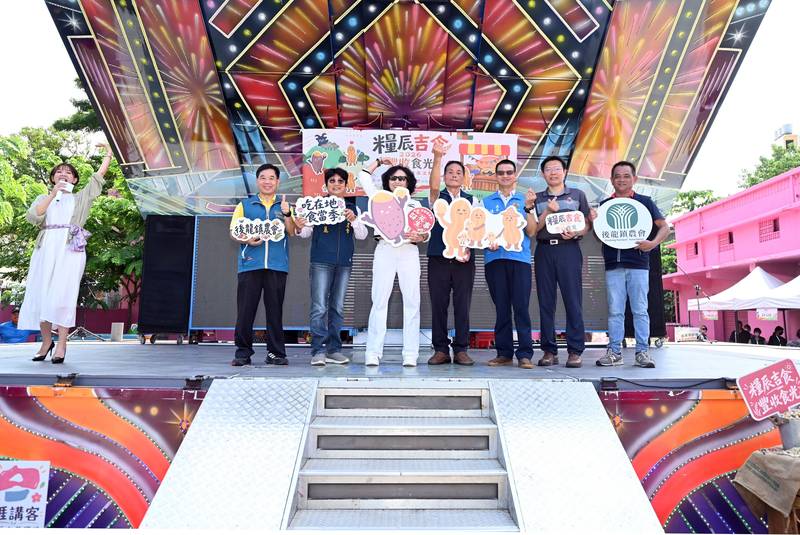 後龍農會舉辦雜糧行銷活動       副縣長邱俐俐向國人推薦後龍農產好滋味