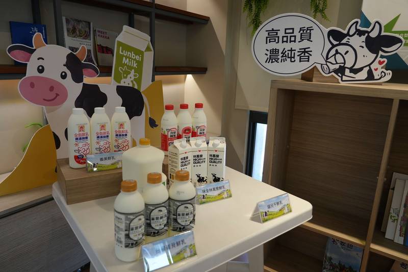 縣府積極協調味全夥伴獎金 爭取暫緩取消、穩定酪農生計 打造智慧永續酪農新產業