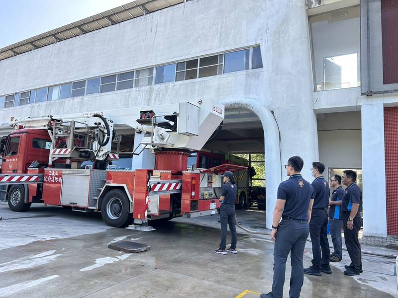三義分隊雲梯車中繼佈線射水訓練