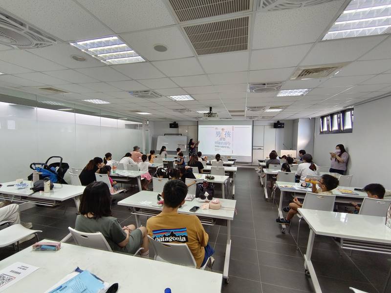 陪孩子自在做自己 新竹縣性平親子讀書會邀親子從繪本看見多元